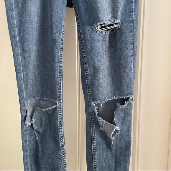 We the Free 27 Distressed Destroyed Skinny Jeans - Picture 4 of 10
